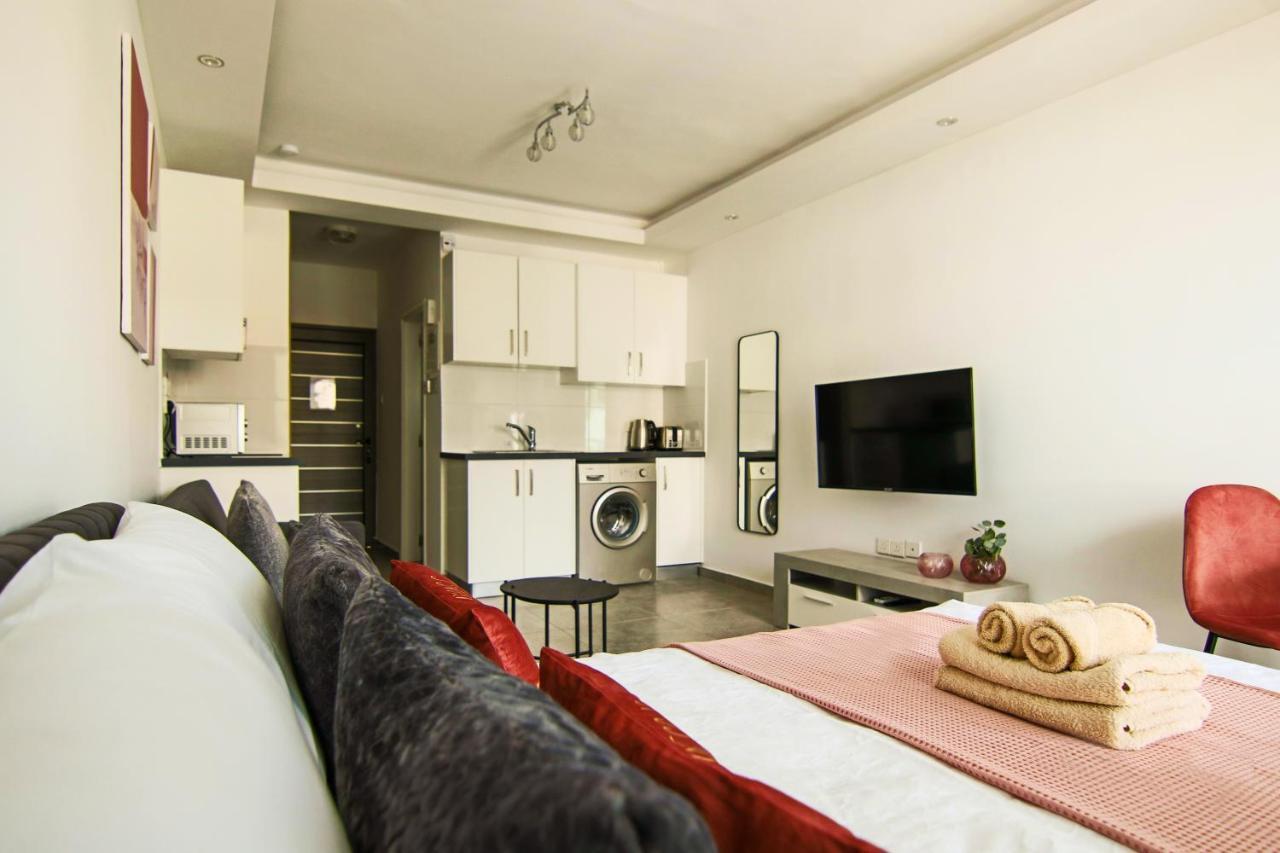 Апартаменти Phaedrus Living: Seaside Luxury Flat Athina 115 Пафос Екстер'єр фото