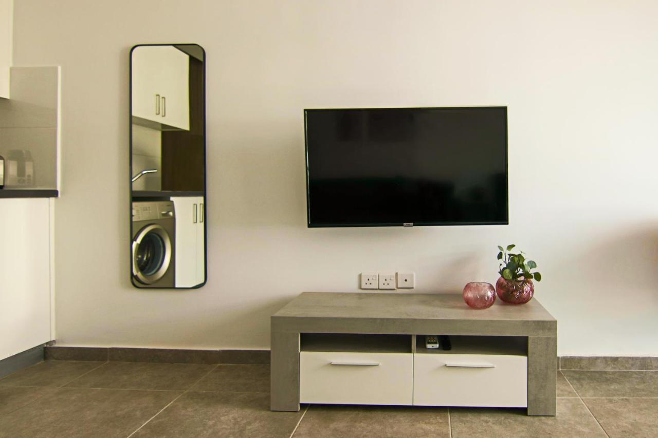 Апартаменти Phaedrus Living: Seaside Luxury Flat Athina 115 Пафос Екстер'єр фото